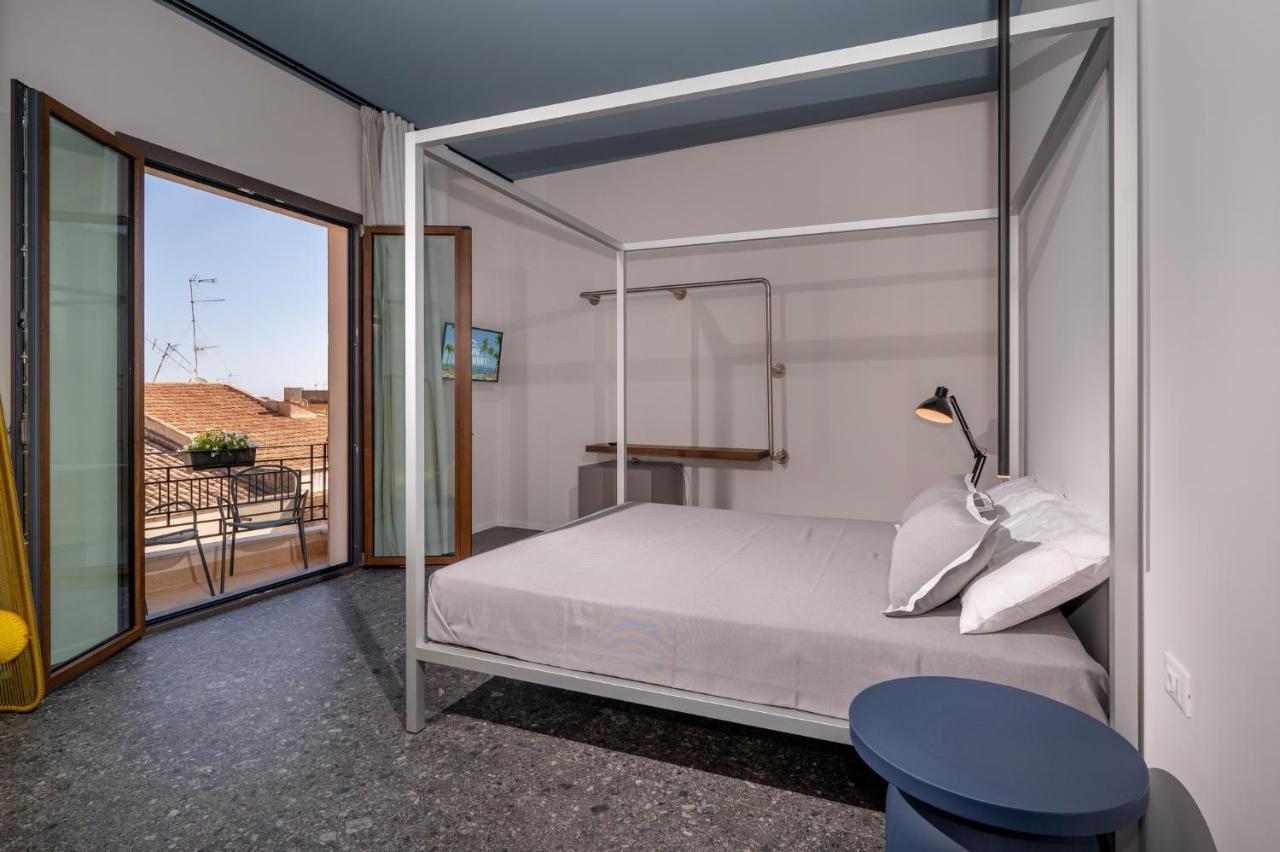 Bed 10.5 - Design Suite Кастелламмаре-дель-Голфо Экстерьер фото